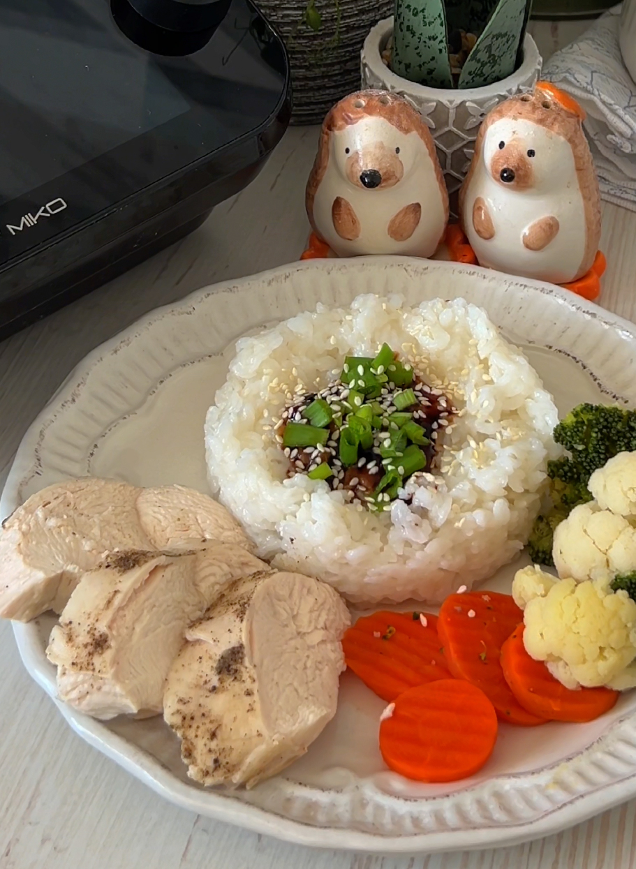 Курица на пару с овощами и рисом